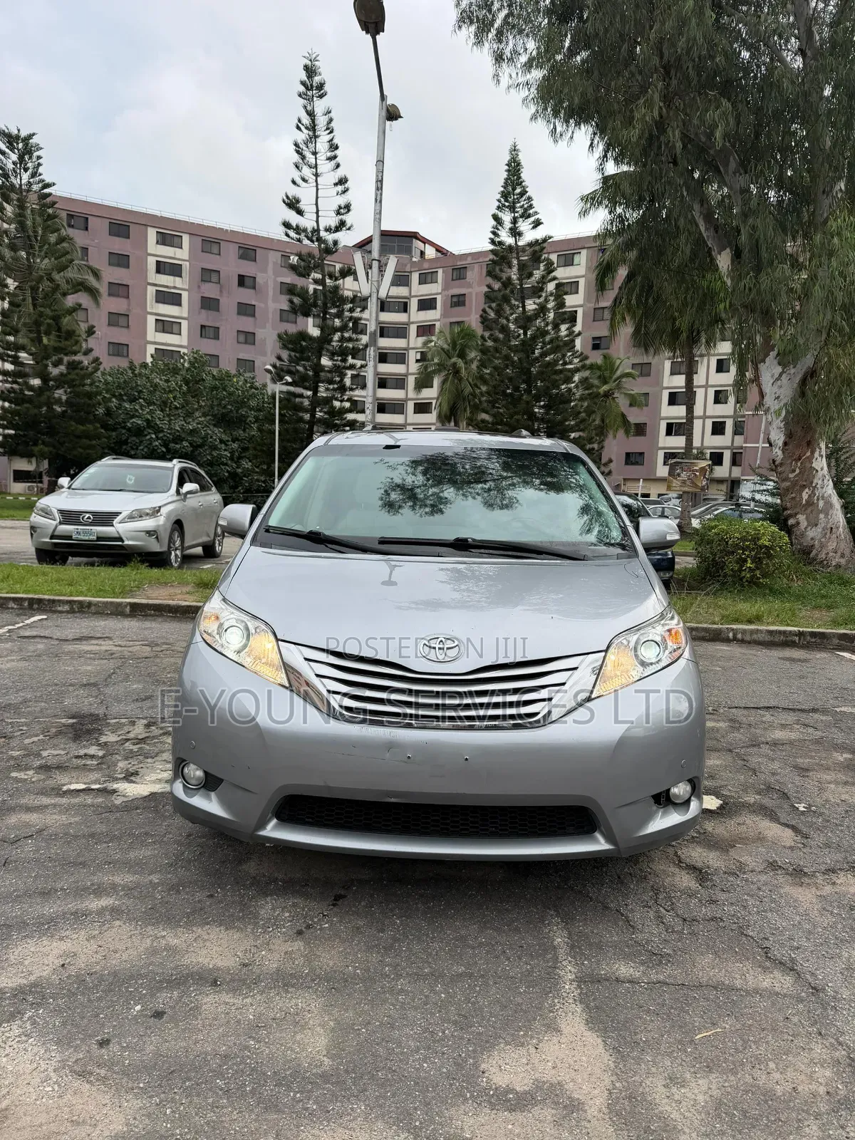 Toyota Sienna 2013 Silver