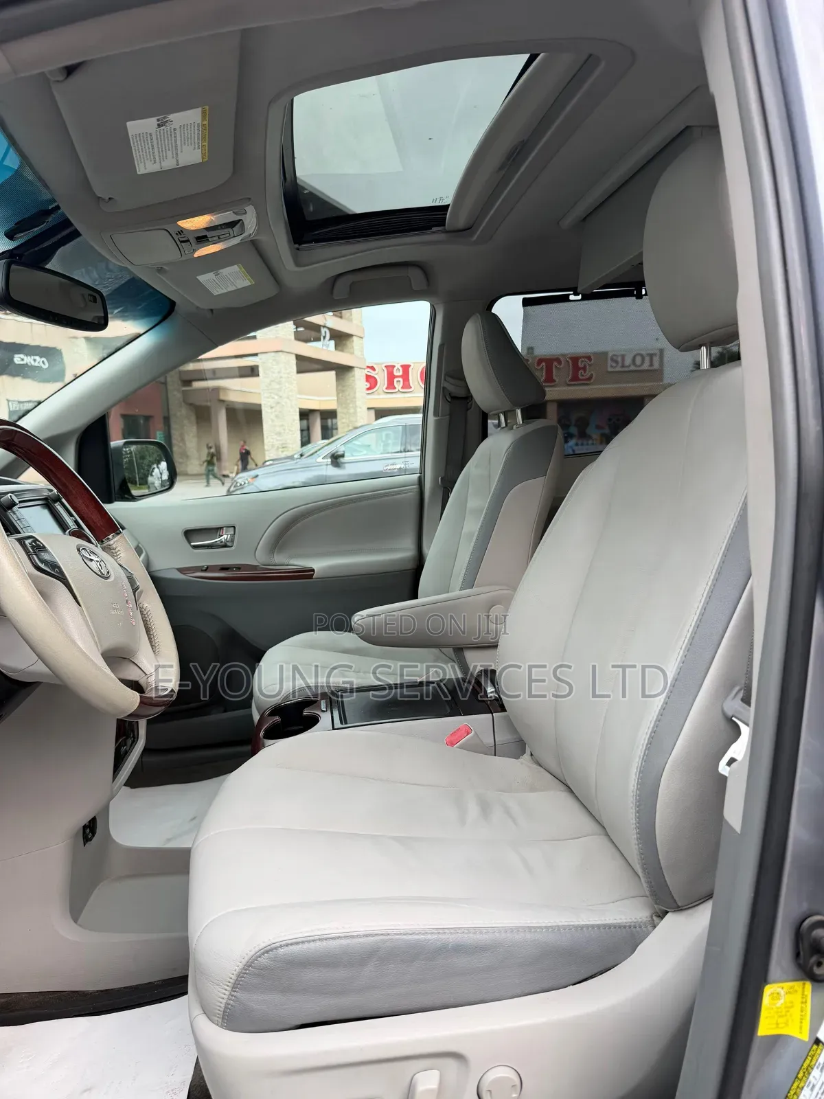 Toyota Sienna 2013 Silver