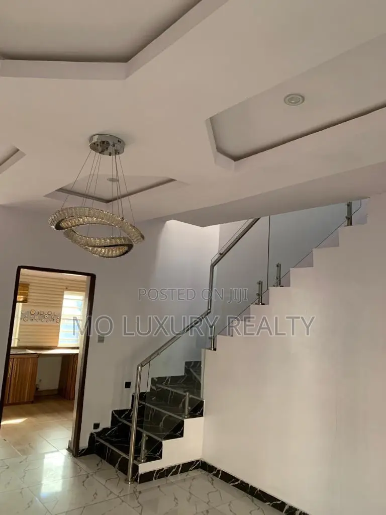4bdrm Townhouse / Terrace in Lekki County, Ikota for rent