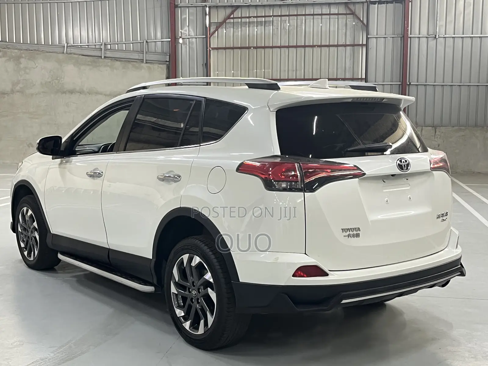 Toyota RAV4 Adventure 4dr SUV AWD (2.5L 4cyl 6A) 2018 White
