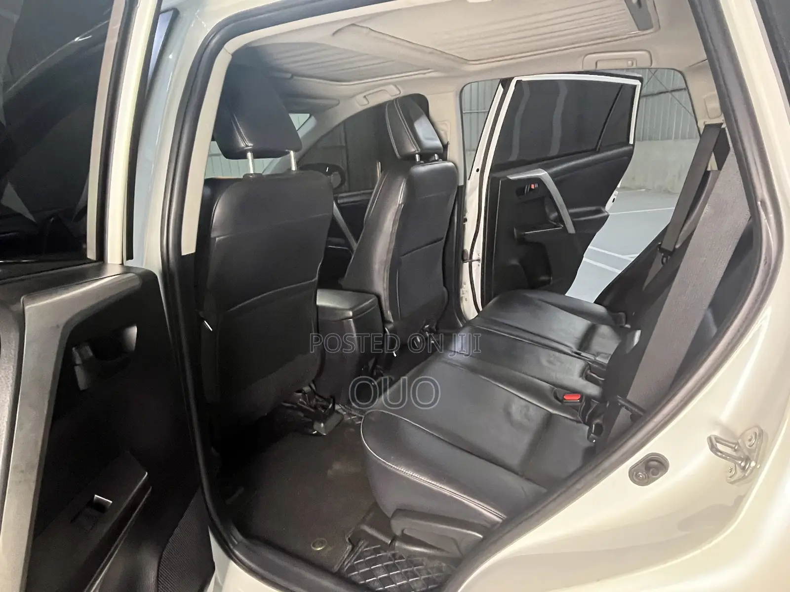Toyota RAV4 Adventure 4dr SUV AWD (2.5L 4cyl 6A) 2018 White