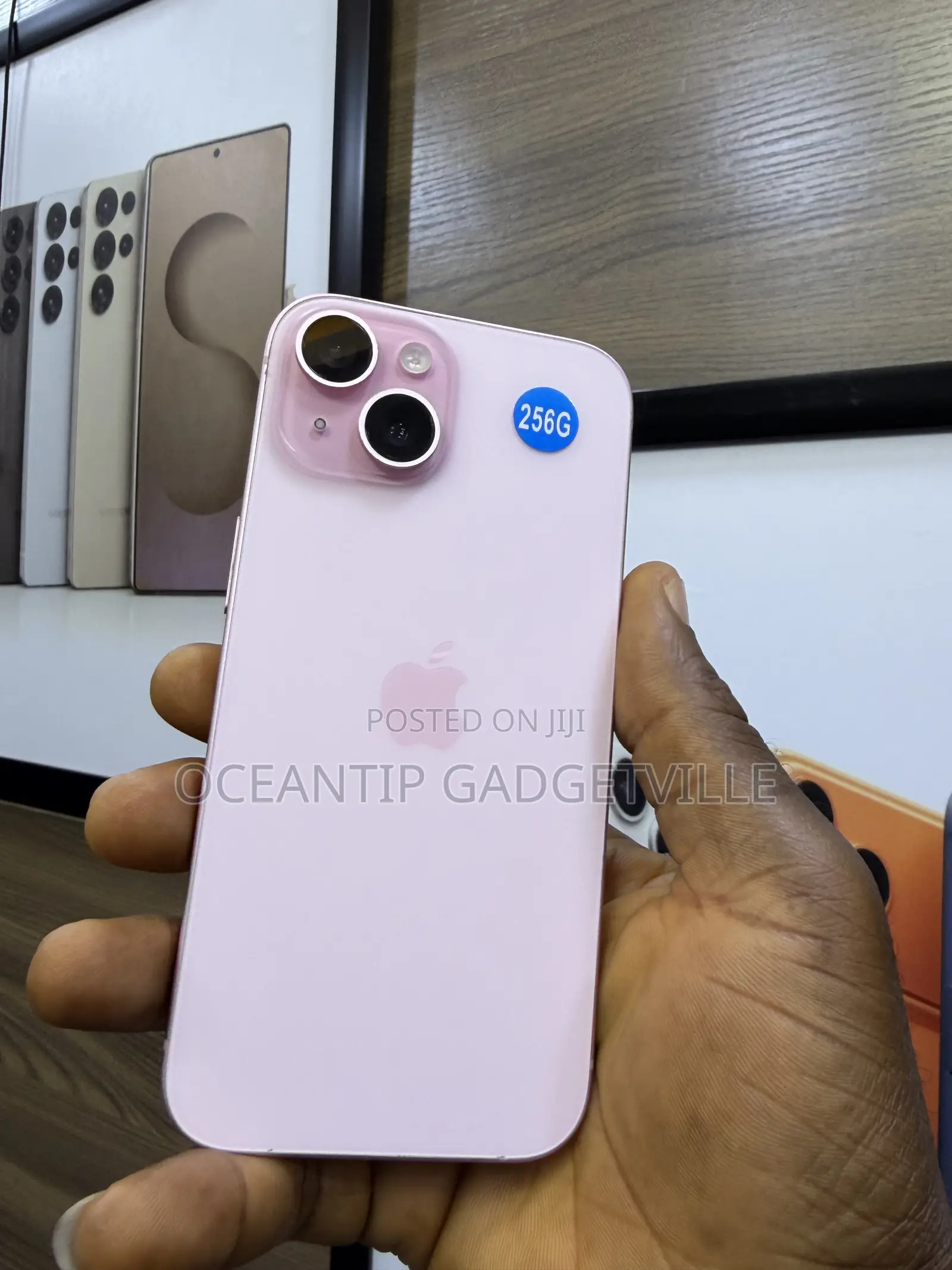 Apple iPhone 15 256 GB Pink