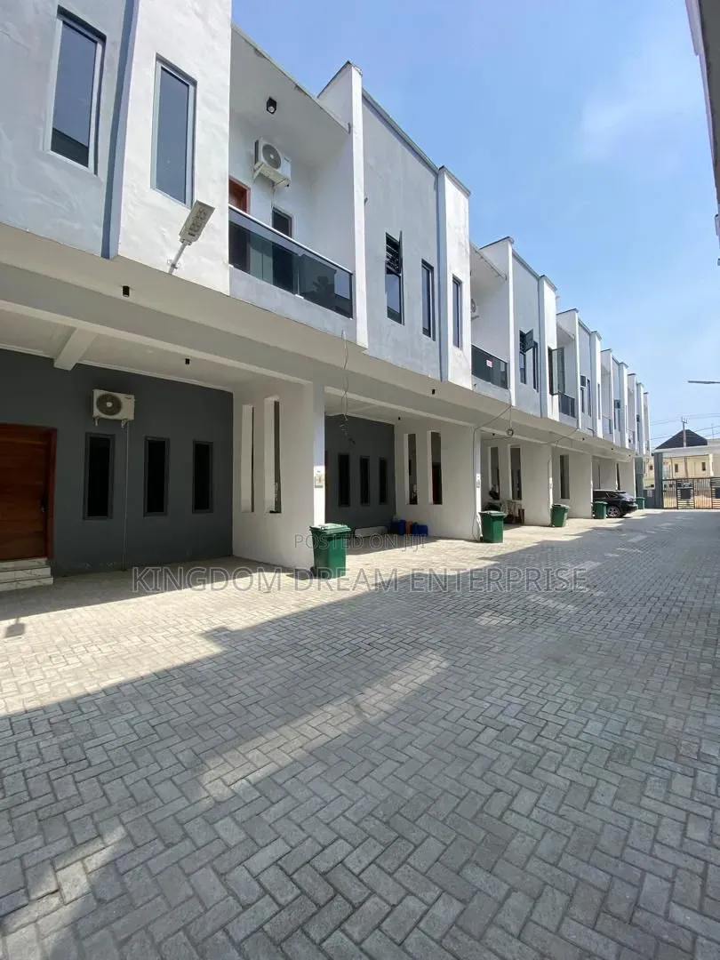 4bdrm Duplex in Ikota Lekki Lagos for rent