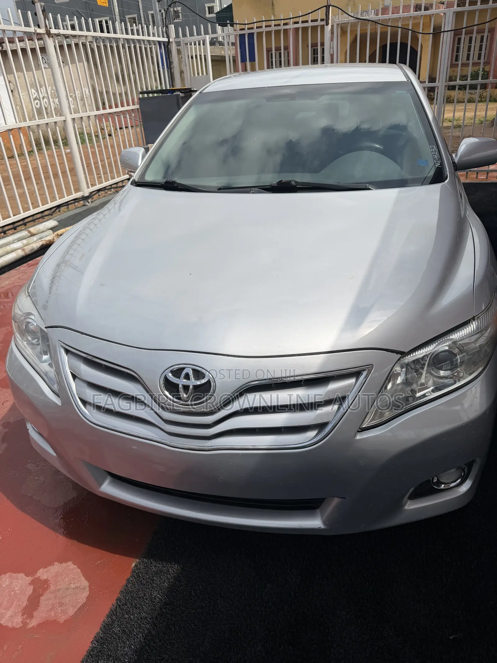 Toyota Camry LE 4dr Sedan (2.5L 4cyl 6A) 2011 Silver