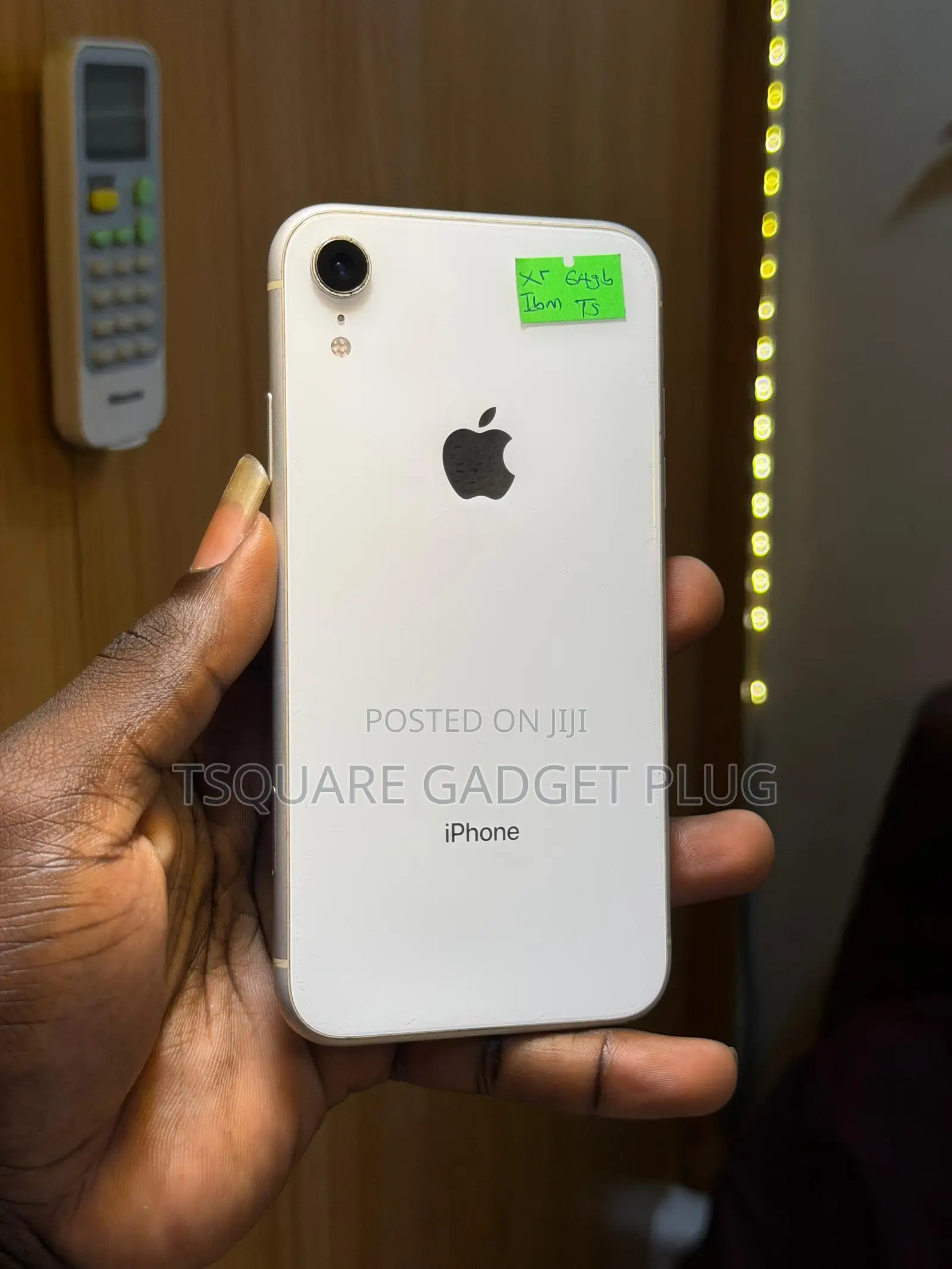 Apple iPhone XR 64 GB White