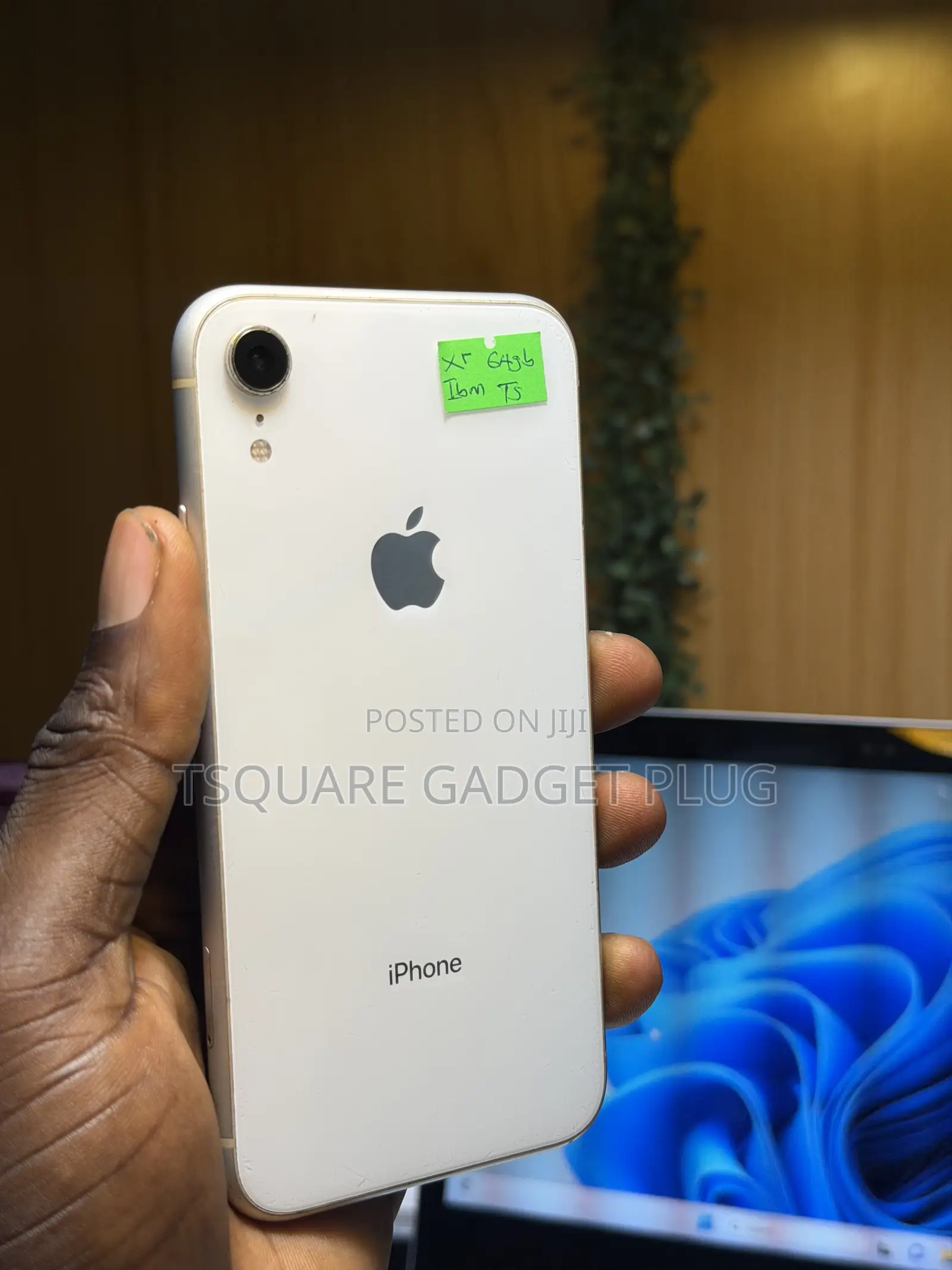 Apple iPhone XR 64 GB White