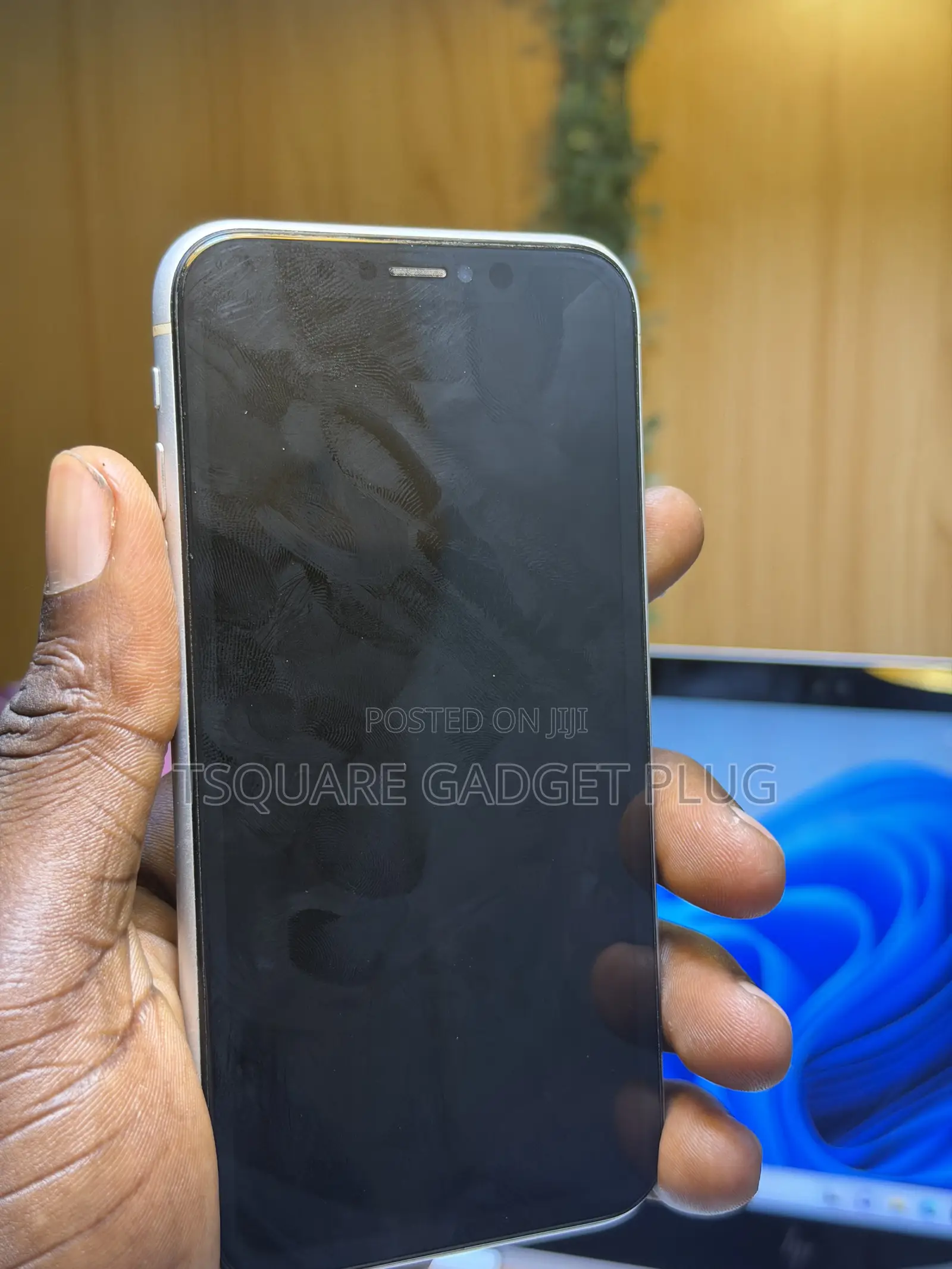 Apple iPhone XR 64 GB White