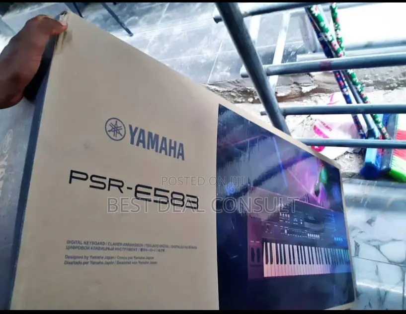 Yamaha PSR E583 Music Keyboard