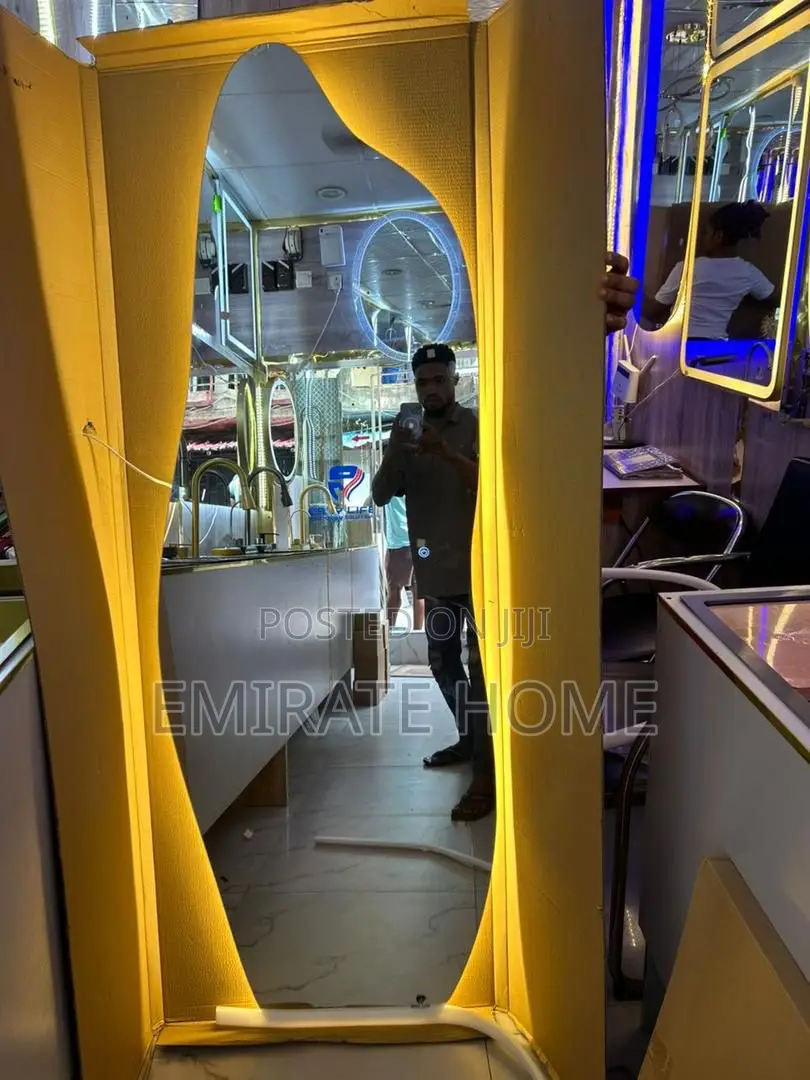 Led Luxury Dressing Mirror