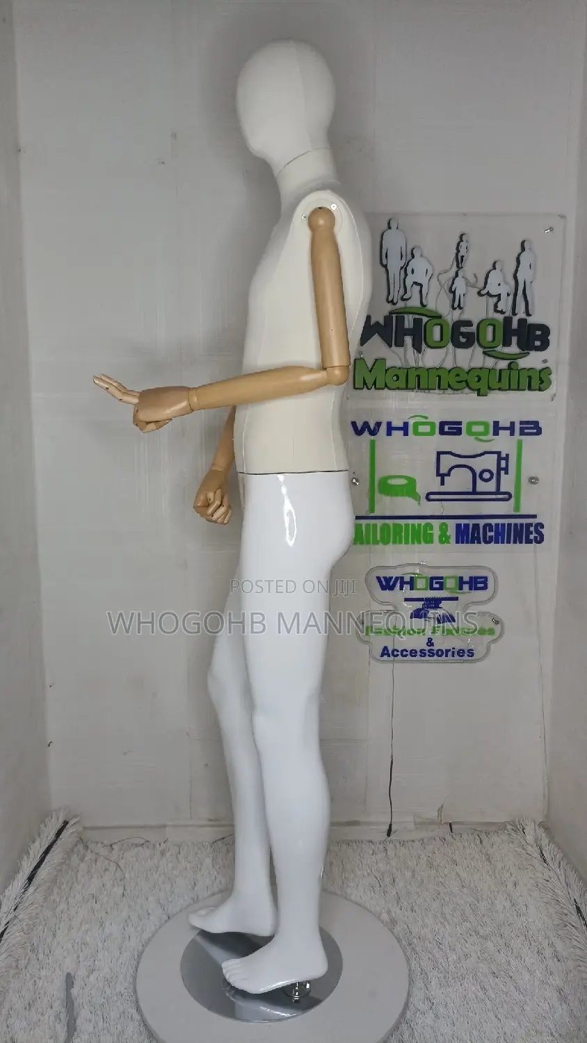 Bourgeoisie Full Body Male Mannequin White With Wooden Hands