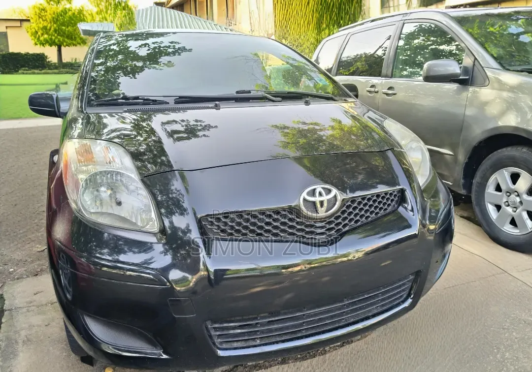 Toyota Yaris 2010 Black