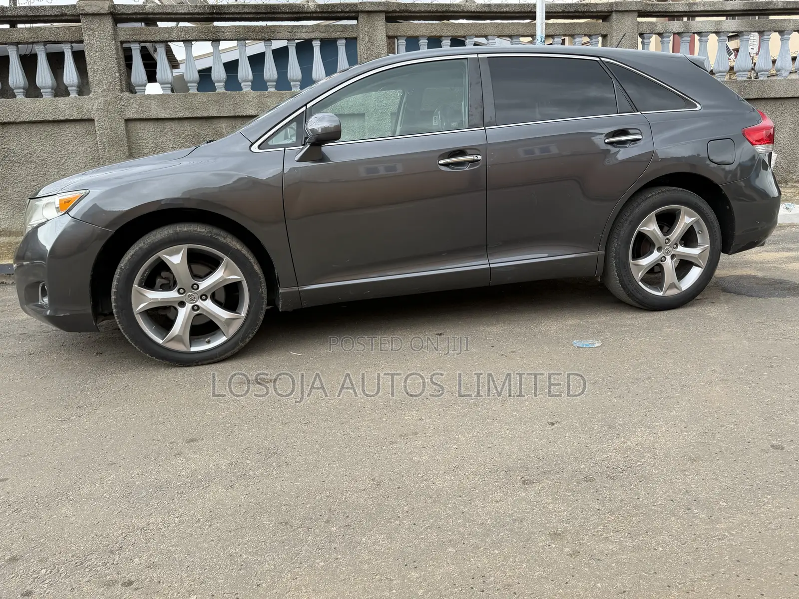 Toyota Venza V6 2011 Gray