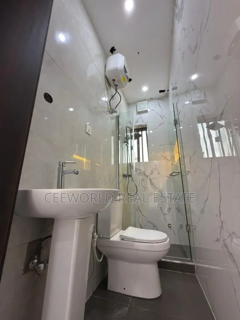 5bdrm Duplex in Kolapo Ishola Gra, Akobo for rent