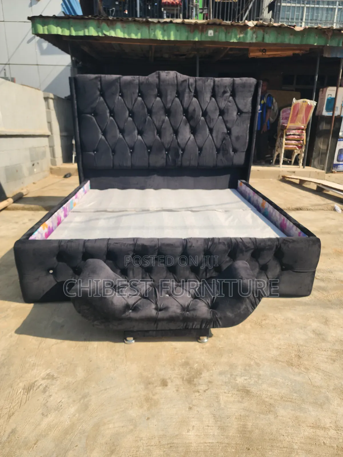 Luxury 6by6 Bed With Its Footrest