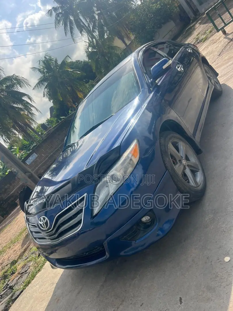Toyota Camry 2011 Blue