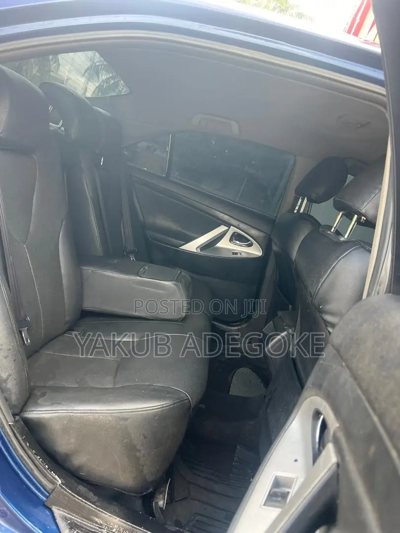 Toyota Camry 2011 Blue