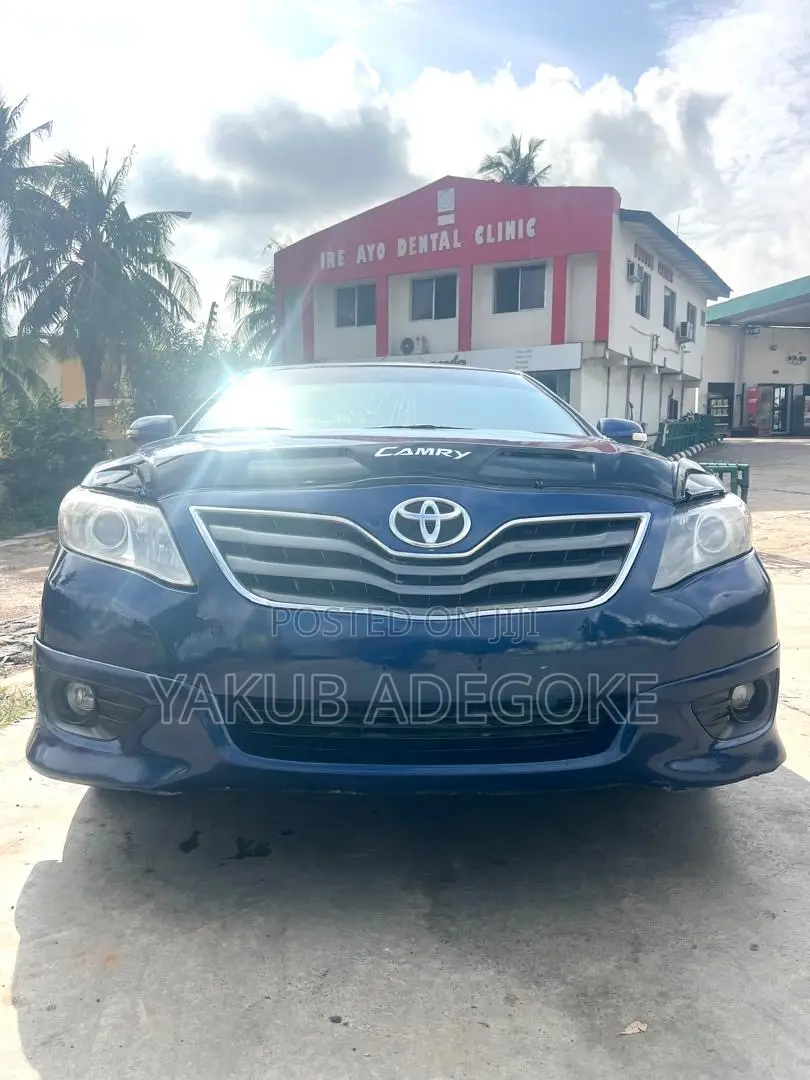 Toyota Camry 2011 Blue