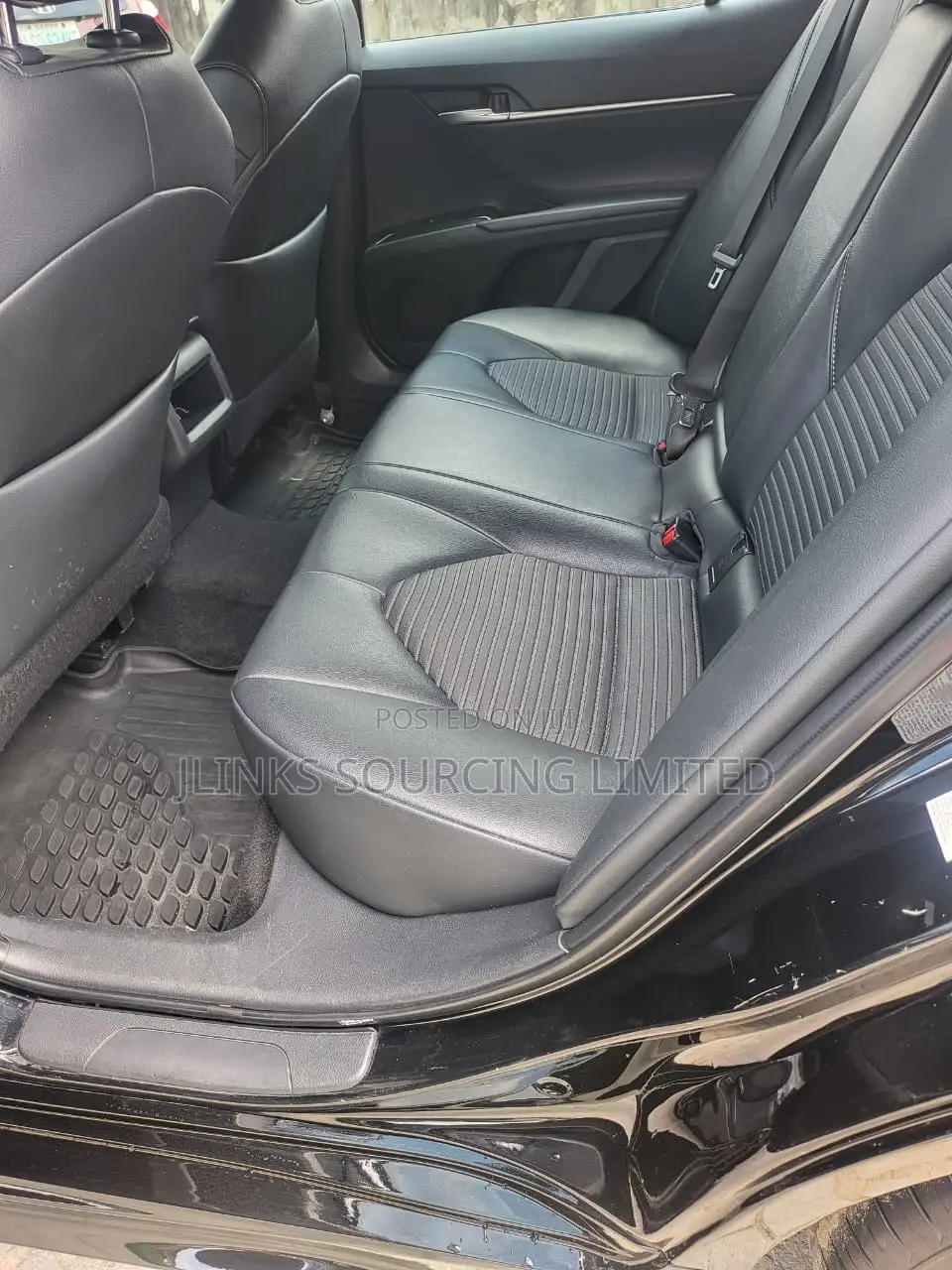 Toyota Camry SE FWD (2.5L 4cyl 8AM) 2018 Black