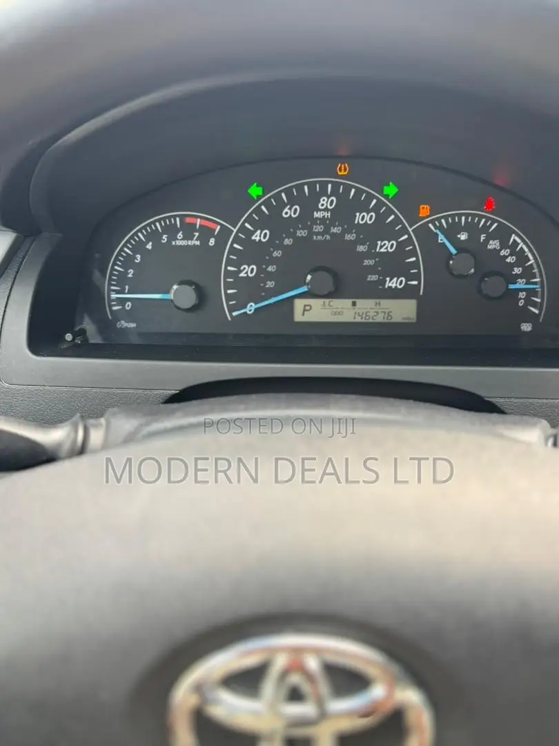 Toyota Camry SE 4dr Sedan (2.5L 4cyl 6A) 2013 Silver