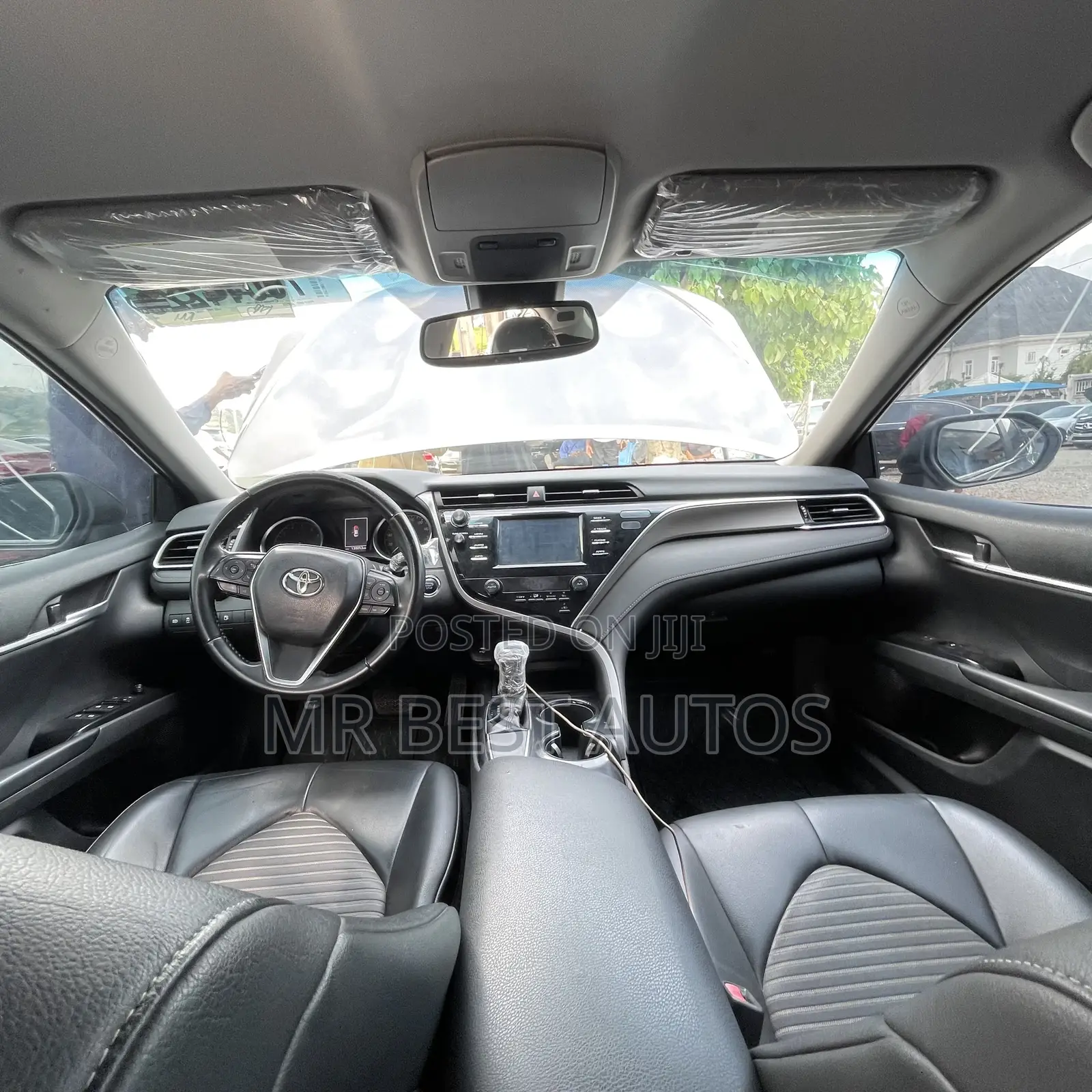 Toyota Camry SE FWD (2.5L 4cyl 8AM) 2018 Gray