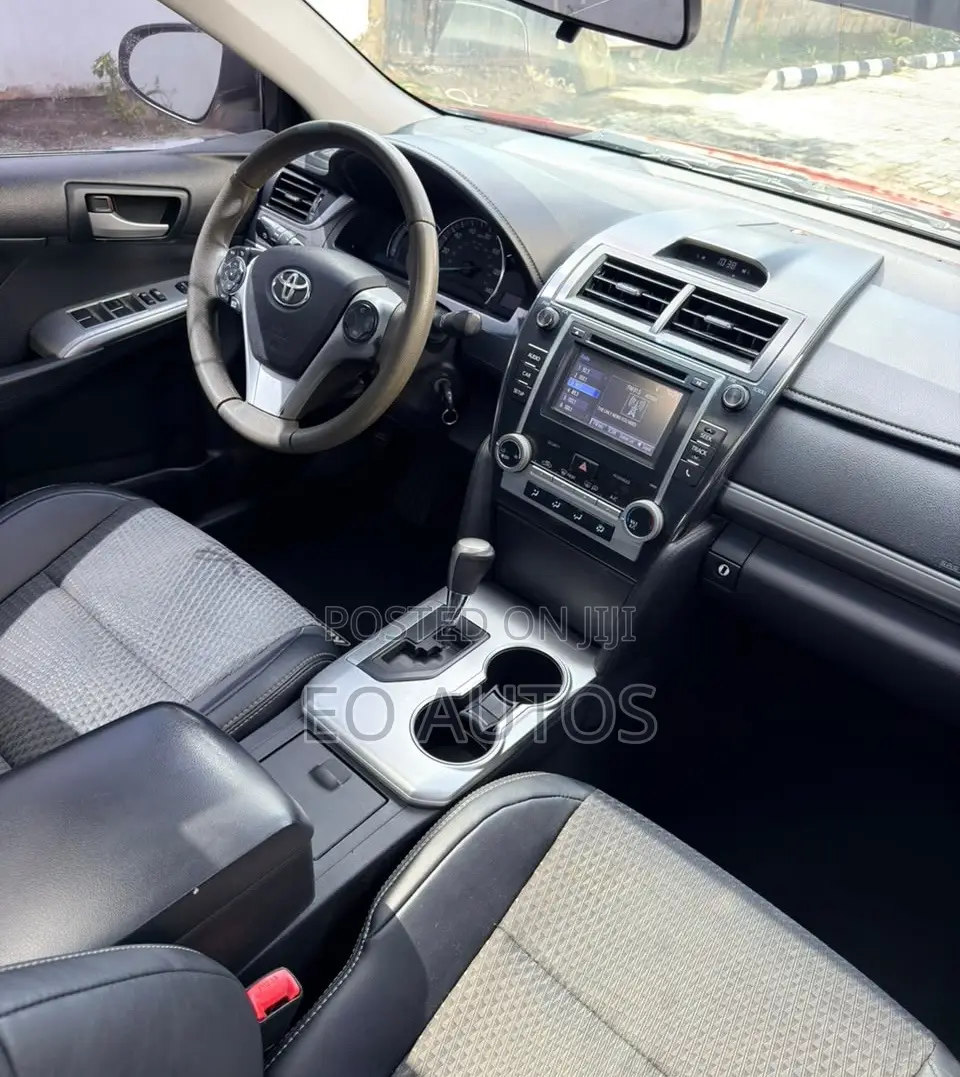 Toyota Camry SE 4dr Sedan (2.5L 4cyl 6A) 2014 Red