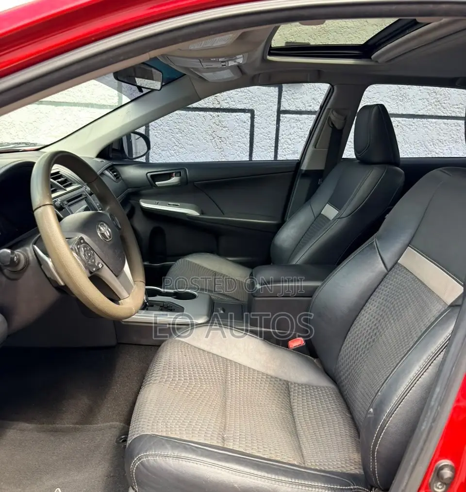 Toyota Camry SE 4dr Sedan (2.5L 4cyl 6A) 2014 Red