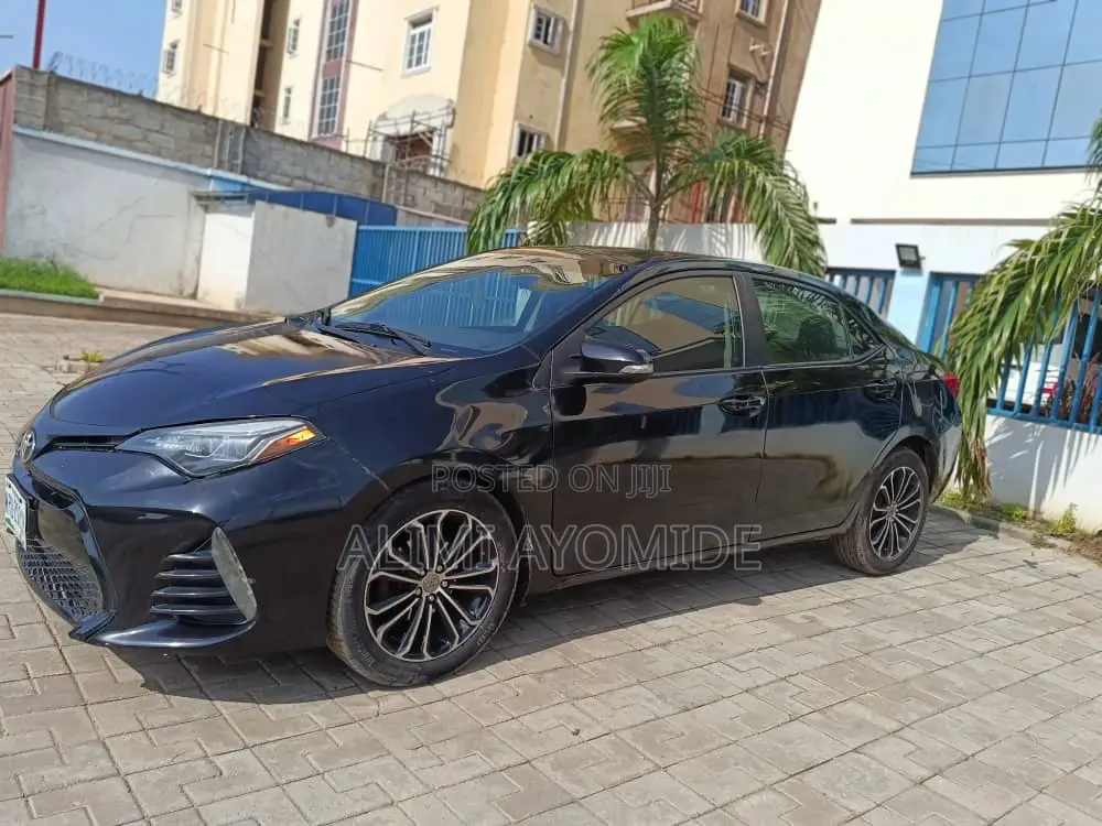 Toyota Corolla 2016 Black