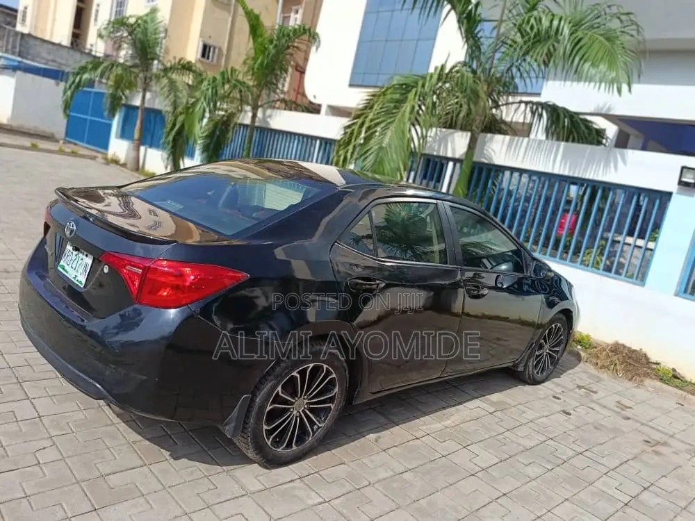Toyota Corolla 2016 Black