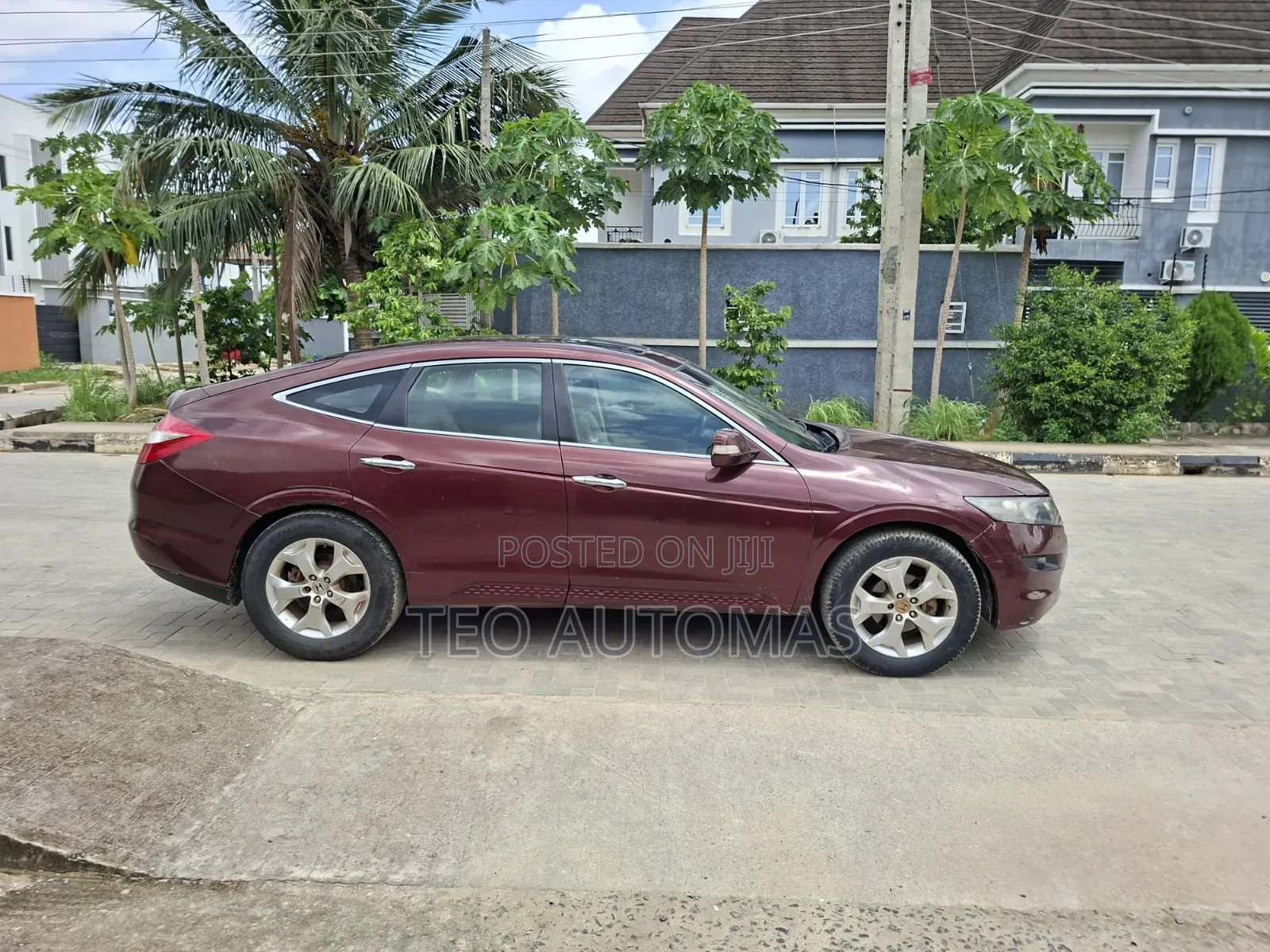 Honda Crosstour 2012 Maroon