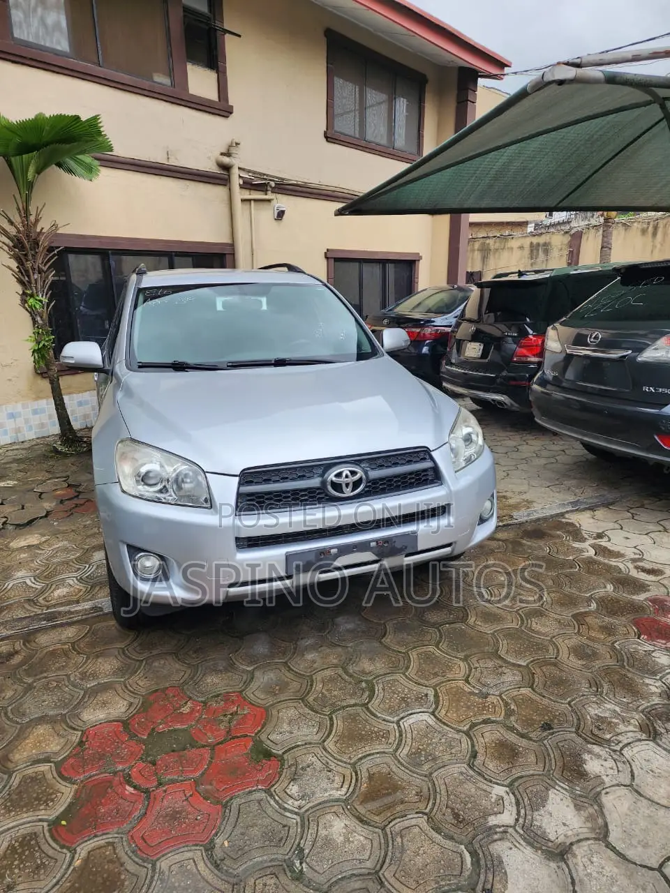 Toyota RAV4 2010 Silver