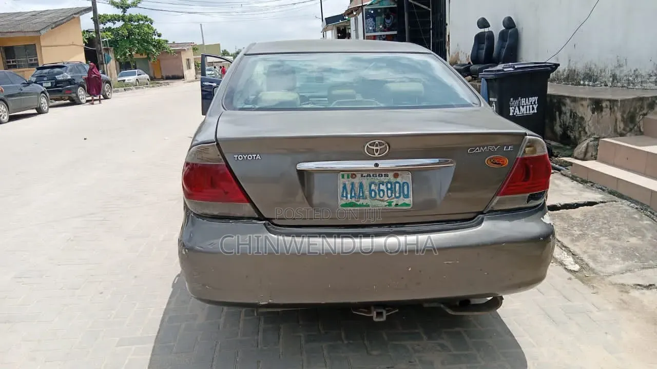 Toyota Camry 2005 Gray