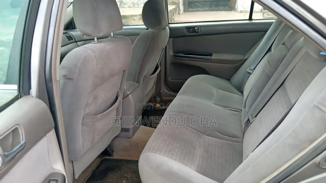 Toyota Camry 2005 Gray