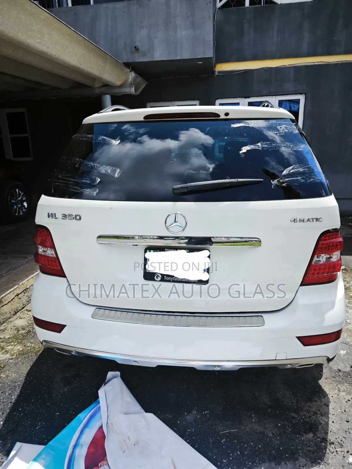 2010 Ml350 Back Windscreen Glass Available Installed at Chimatex