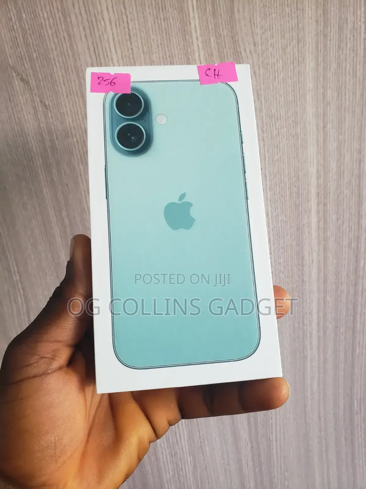 New Apple iPhone 16 256 GB Green