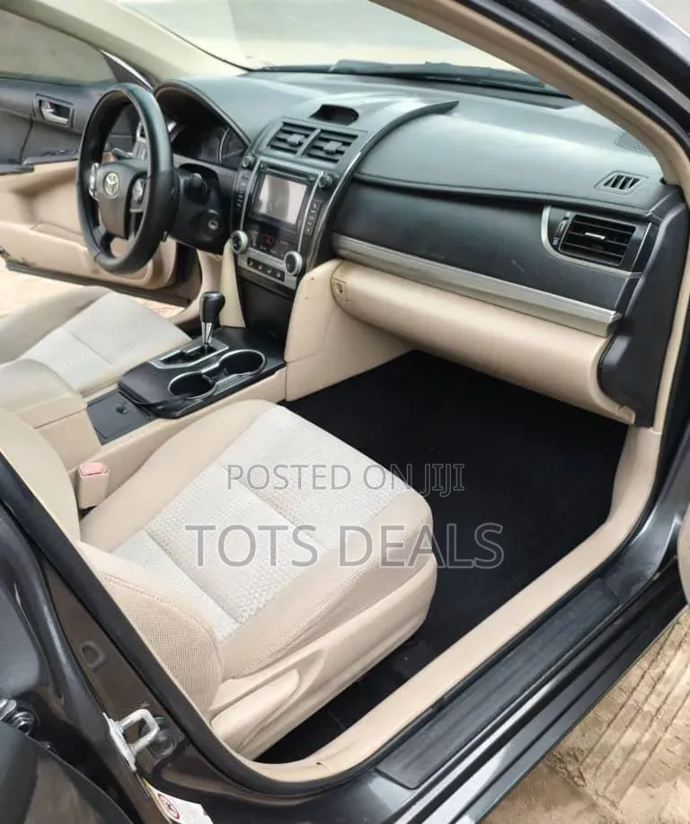 Toyota Camry SE 4dr Sedan (2.5L 4cyl 6A) 2014 Black
