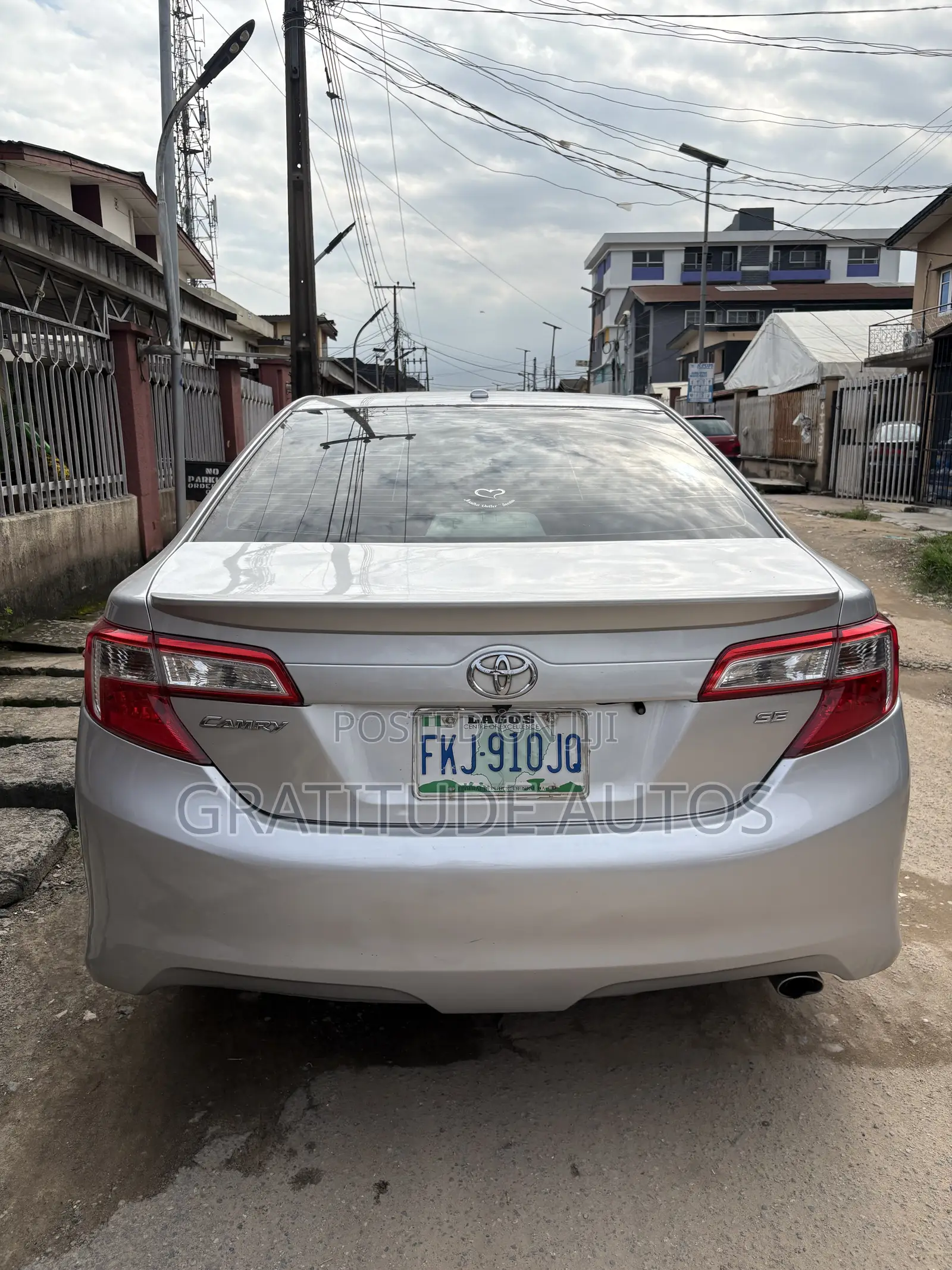 Toyota Camry SE 4dr Sedan (2.5L 4cyl 6A) 2014 Silver