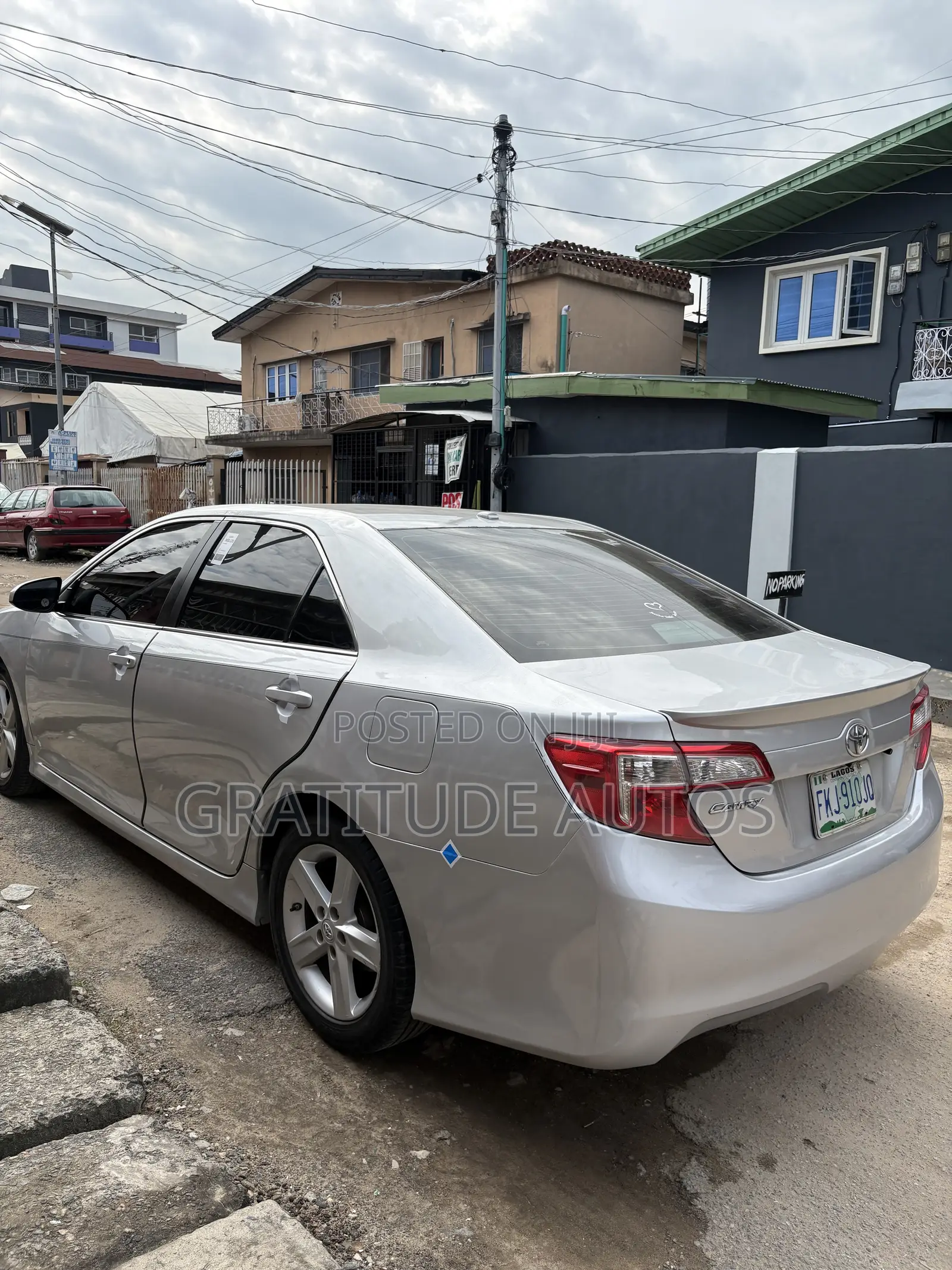 Toyota Camry SE 4dr Sedan (2.5L 4cyl 6A) 2014 Silver
