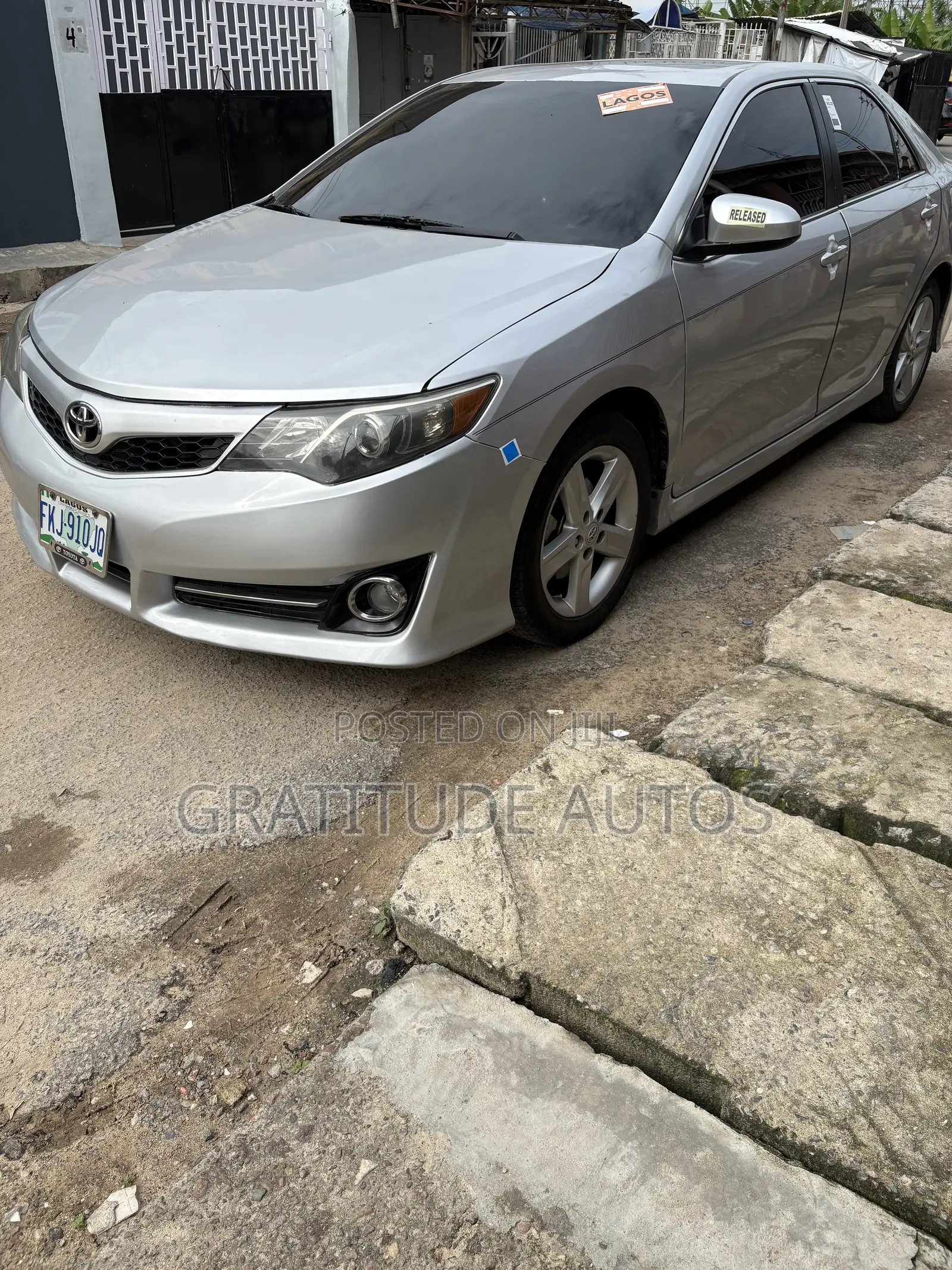 Toyota Camry SE 4dr Sedan (2.5L 4cyl 6A) 2014 Silver
