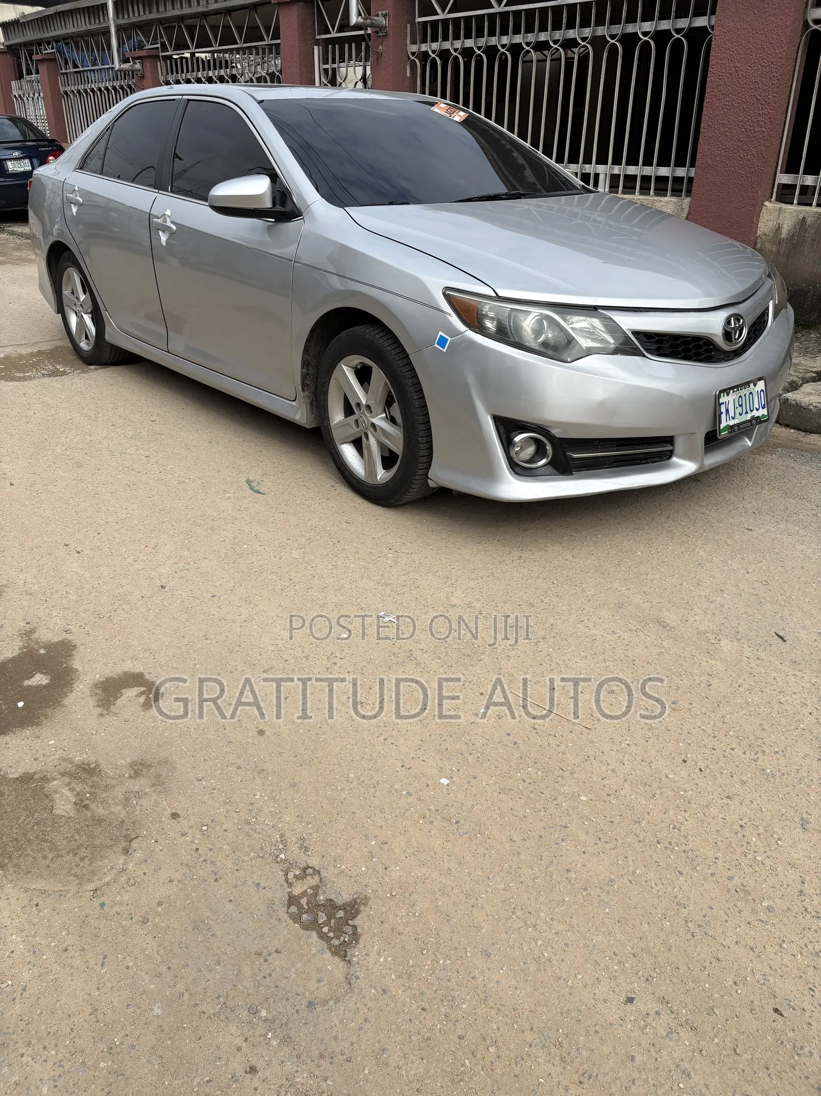 Toyota Camry SE 4dr Sedan (2.5L 4cyl 6A) 2014 Silver