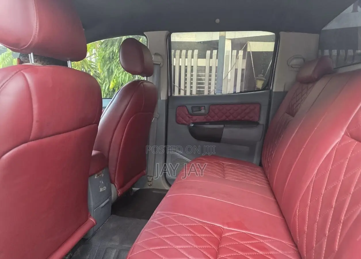 Toyota Hilux 2012 White