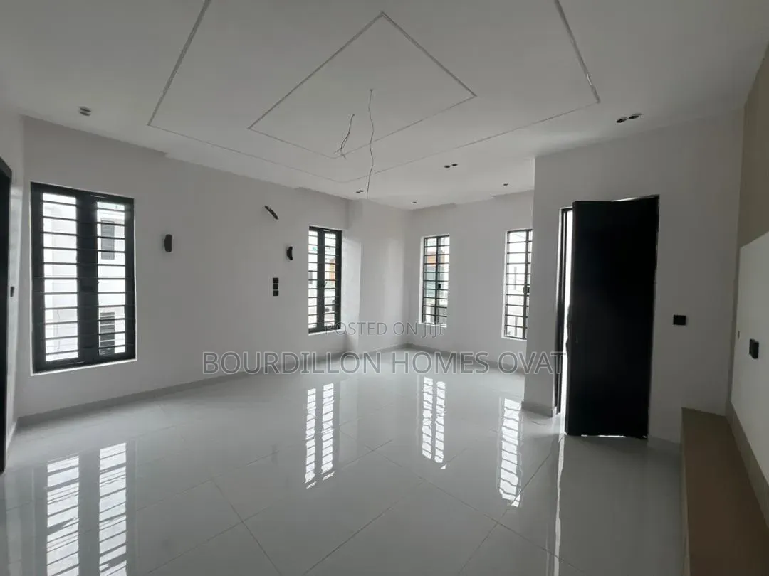 4bdrm Duplex in Lekki Palm City for sale