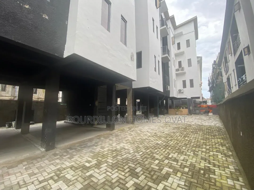 2bdrm Apartment in Ikate Lekki Lagos for rent