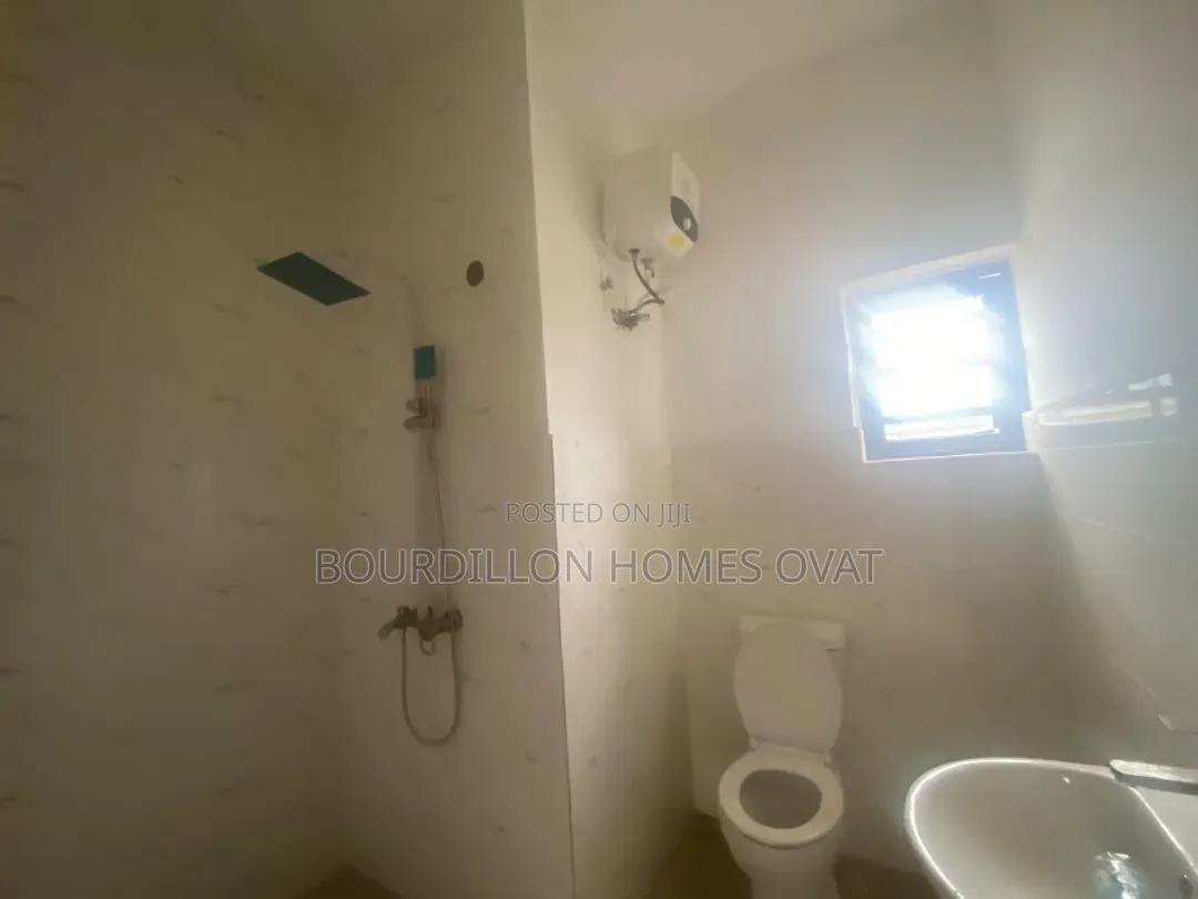 2bdrm Apartment in Ikate Lekki Lagos for rent
