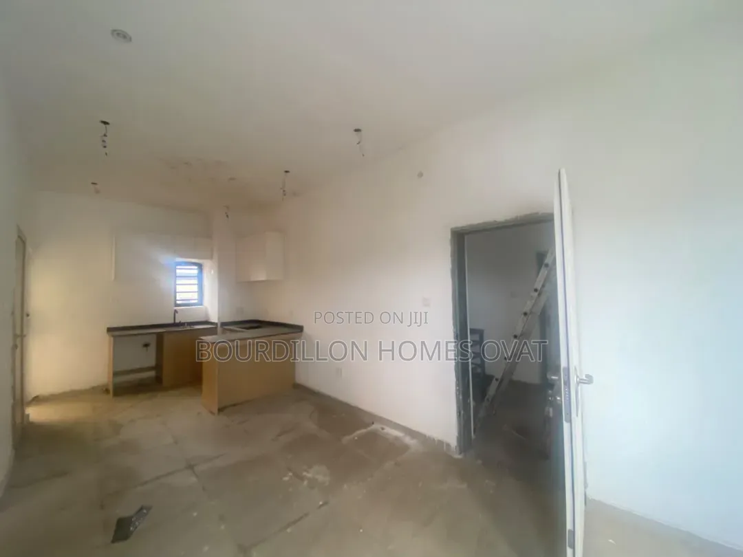 2bdrm Apartment in Ikate Lekki Lagos for rent