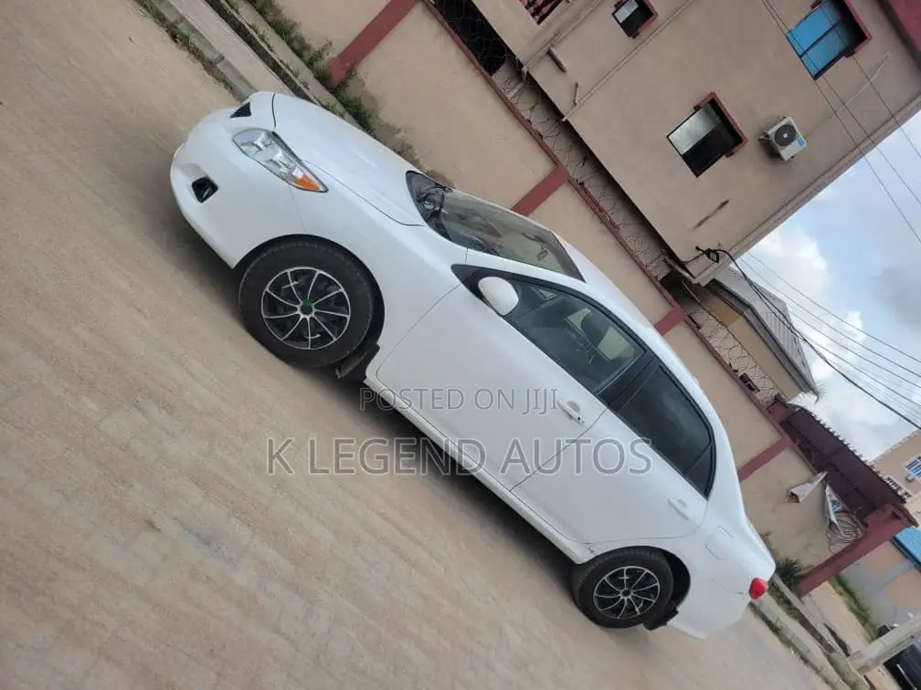 Toyota Corolla LE 4dr Sedan (1.8L 4cyl 4A) 2010 White
