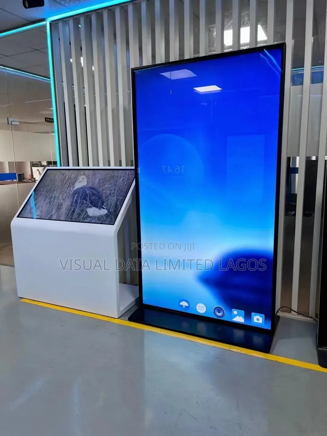 Elon Display Signage Stand Display - 75inches