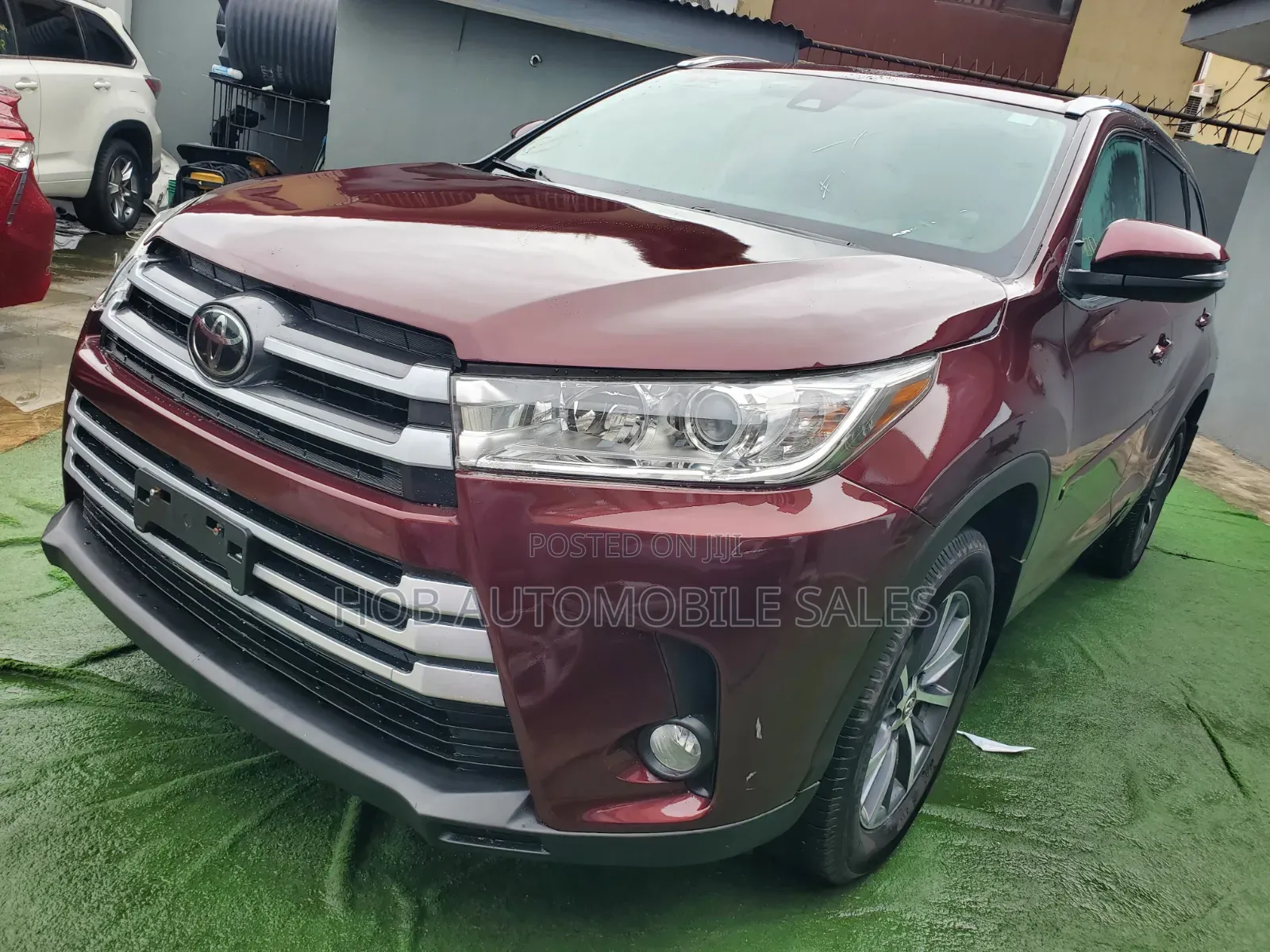 Toyota Highlander XLE 4x2 V6 (3.5L 6cyl 8A) 2018 Red
