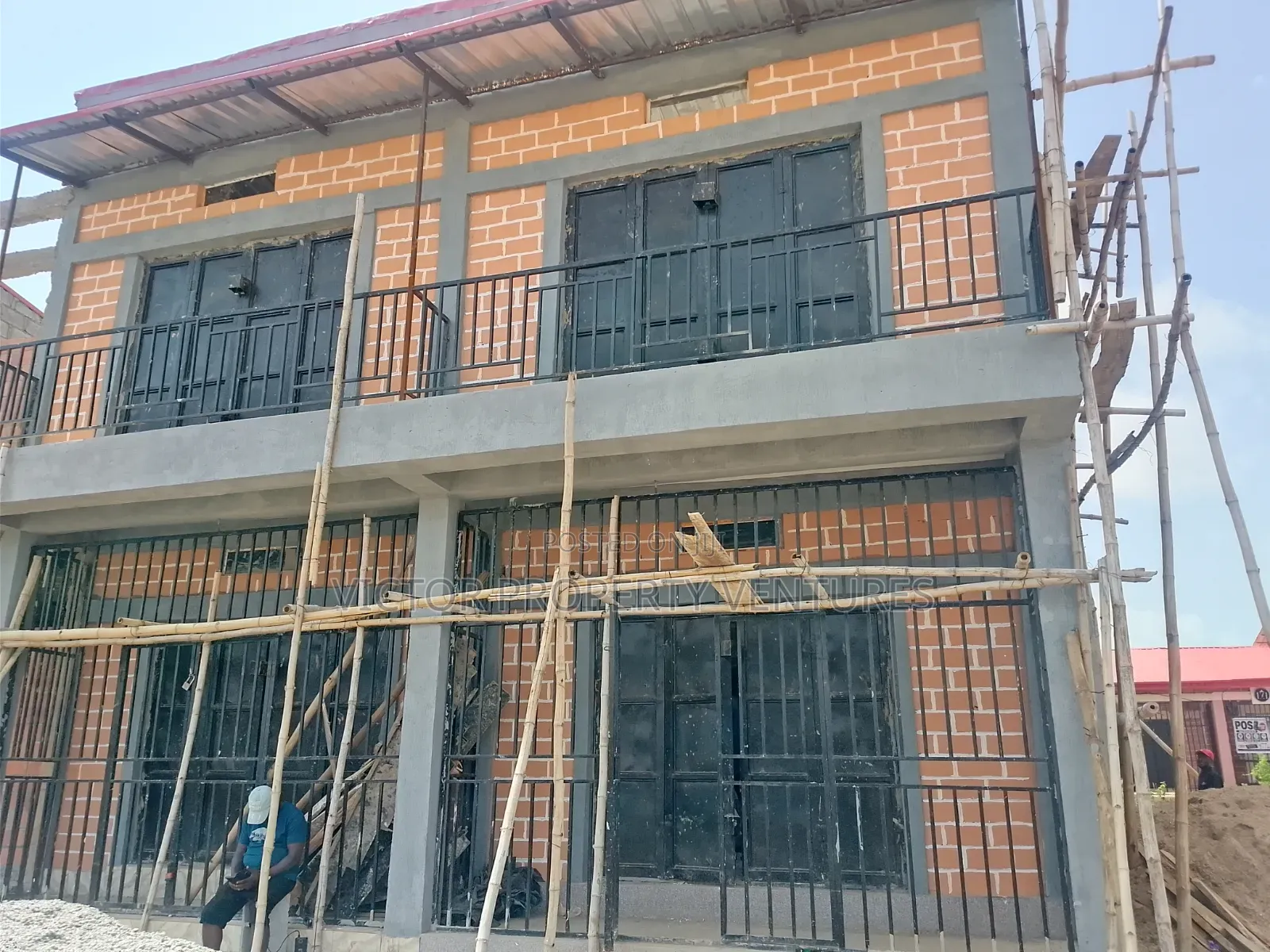 Duplex Shop for Rent in Fo1 Market