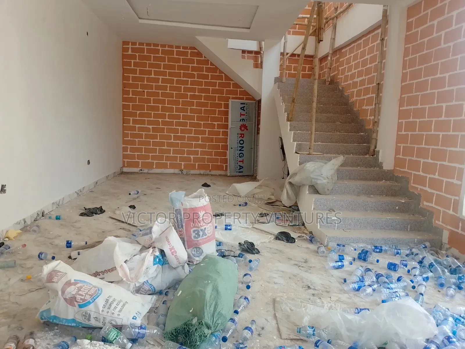 Duplex Shop for Rent in Fo1 Market