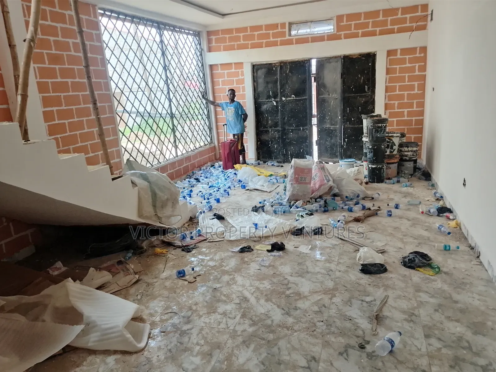 Duplex Shop for Rent in Fo1 Market